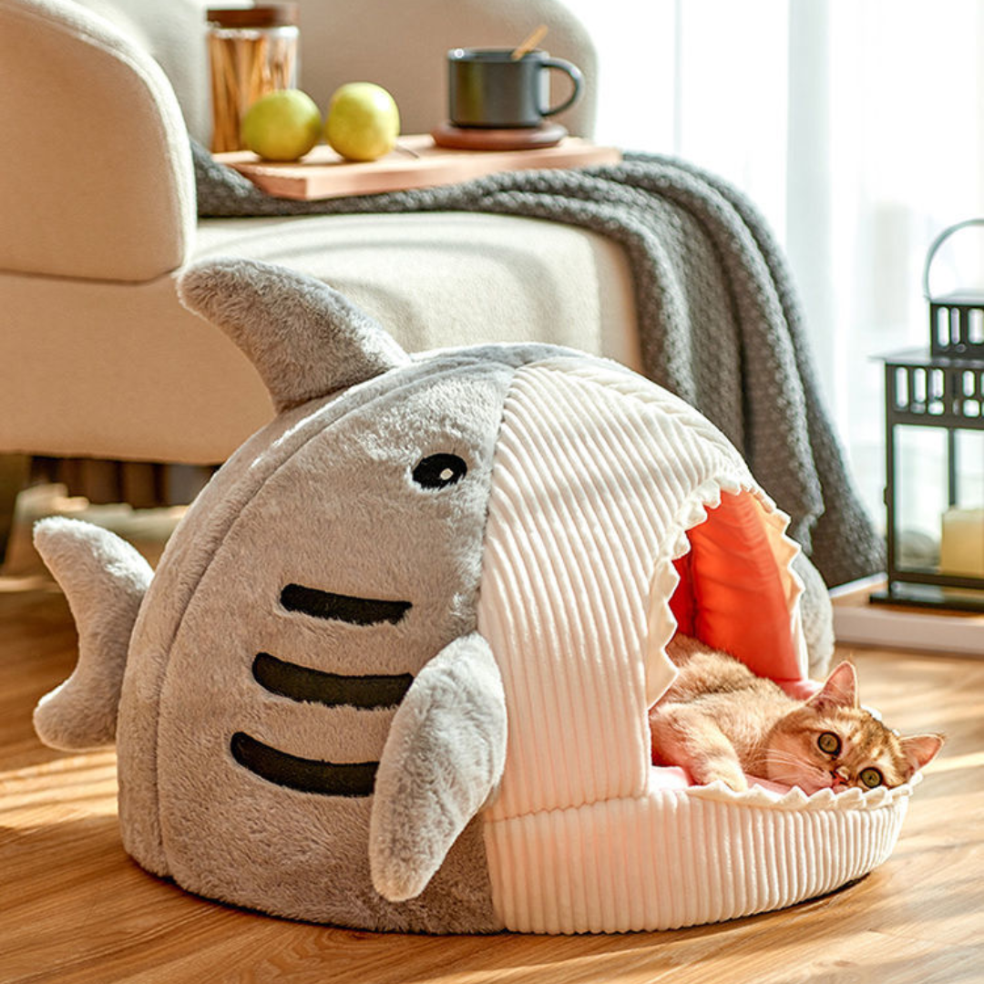 Enclosed Warm Shark Cat Bed