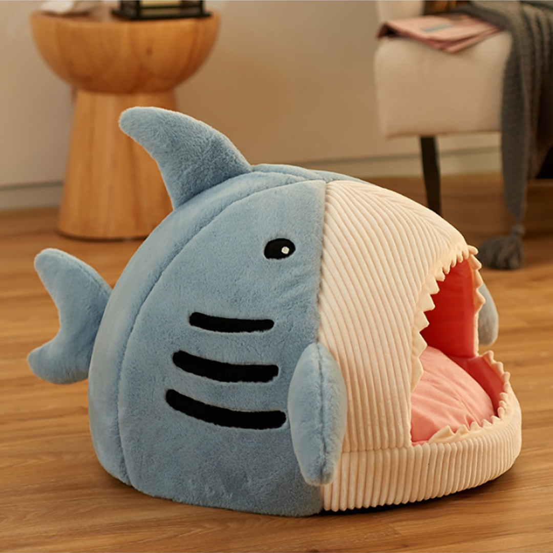 Enclosed Warm Shark Cat Bed